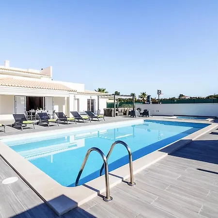 Vale Da Canada Sleeps 8 With Pool And Wifi